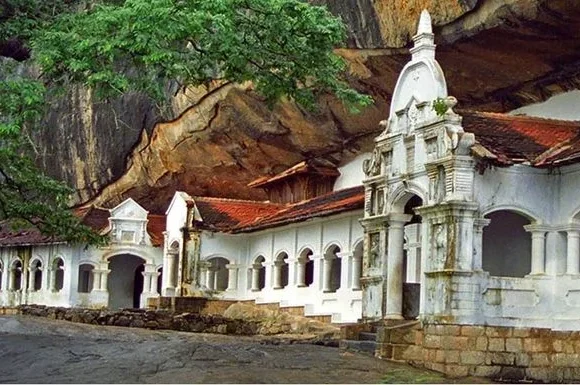 Dambulla – The Majestic Cave Temple Complex of Sri Lanka