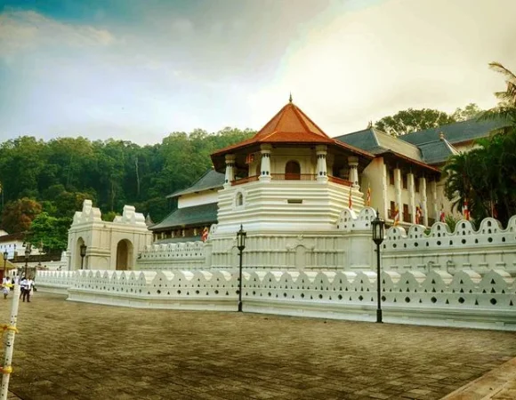 Kandy – The Sacred City in the Hills of Central Sri Lanka