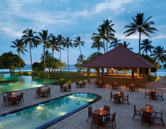 Hikkaduwa – Snorkel with Turtles and Enjoy a Lively Beach Scene